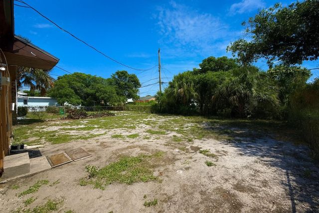 649 W 4th Street, Riviera Beach, FL 33404