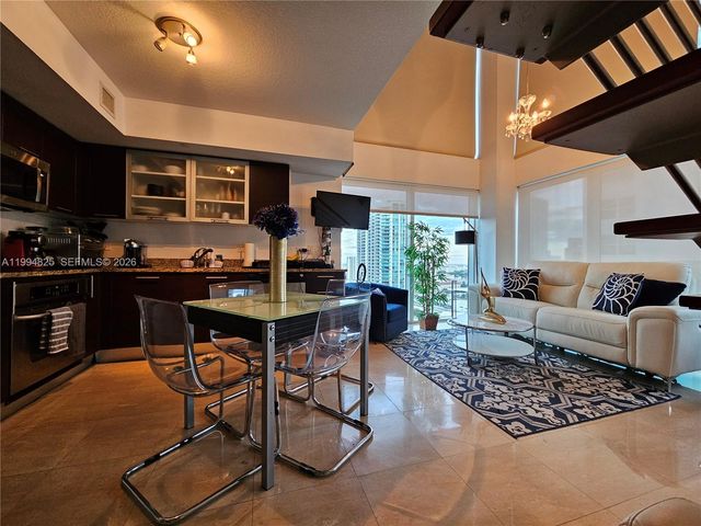 41 SE 5th St 1517, Miami, FL 33131