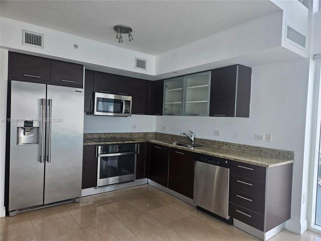 41 SE 5th St 1517, Miami, FL 33131