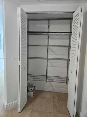 41 SE 5th St 1517, Miami, FL 33131