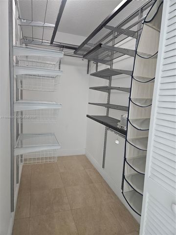 41 SE 5th St 1517, Miami, FL 33131