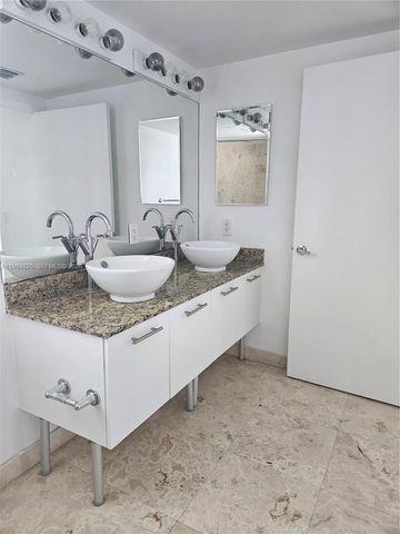 41 SE 5th St 1517, Miami, FL 33131