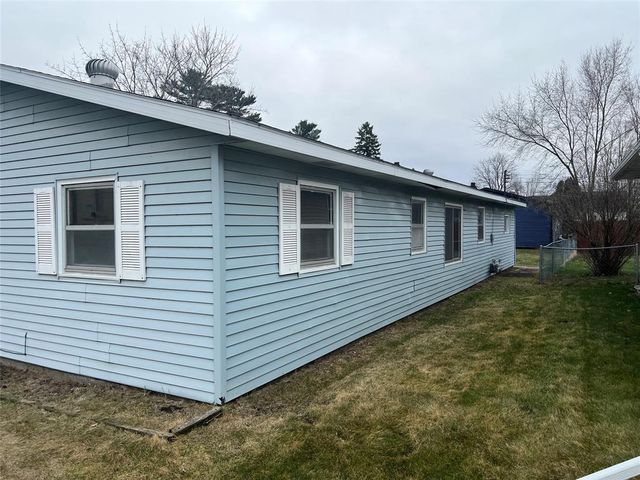 104 12th Avenue, Onalaska, WI 54650