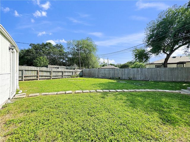 329 Foster Dr, Corpus Christi, TX 78404