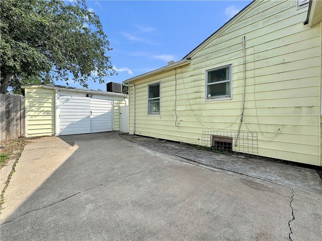 329 Foster Dr, Corpus Christi, TX 78404