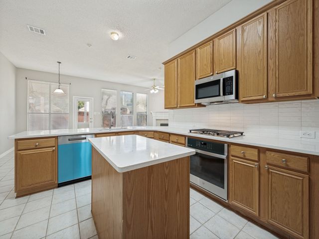 1645 Angel Falls Drive, Frisco, TX 75036