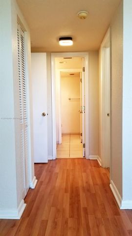 1900 Diana Dr 3E, Hallandale Beach, FL 33009