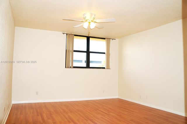1900 Diana Dr 3E, Hallandale Beach, FL 33009