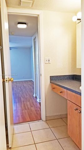 1900 Diana Dr 3E, Hallandale Beach, FL 33009