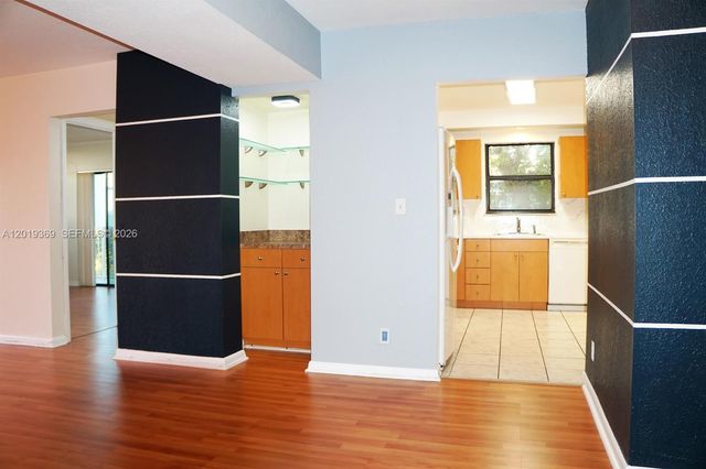 1900 Diana Dr 3E, Hallandale Beach, FL 33009