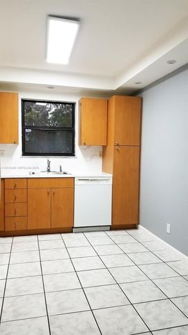 1900 Diana Dr 3E, Hallandale Beach, FL 33009
