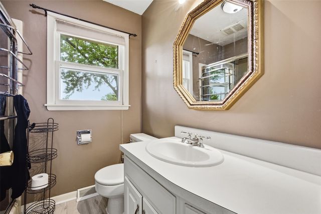 2120 27th Street, Marion, IA 52302