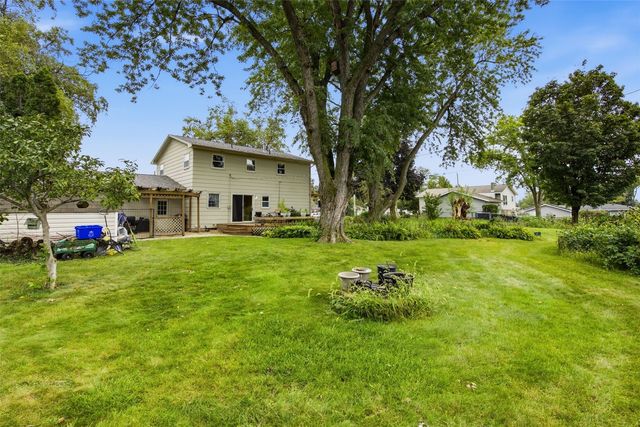 2120 27th Street, Marion, IA 52302