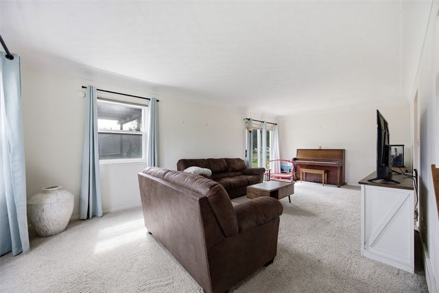 2120 27th Street, Marion, IA 52302