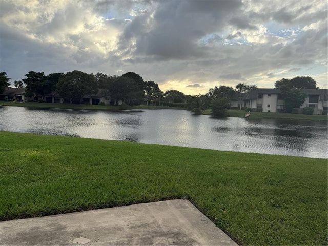 3587 NW 94th Avenue 4E, Fort Lauderdale, FL 33351