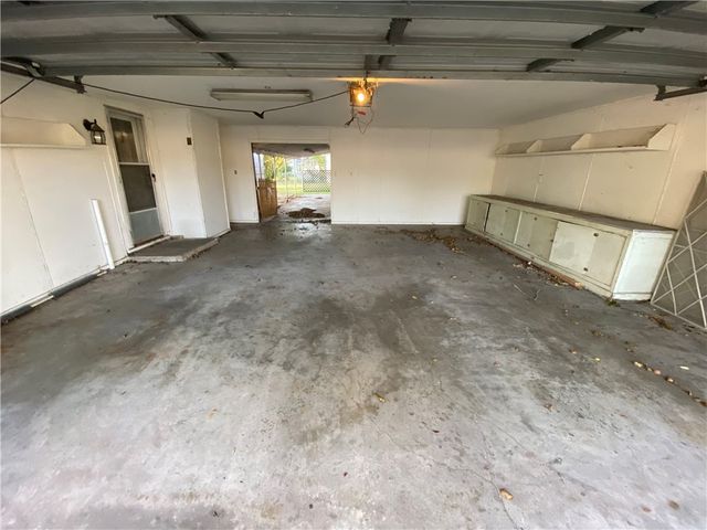 215 W Heard St, Refugio, TX 78377