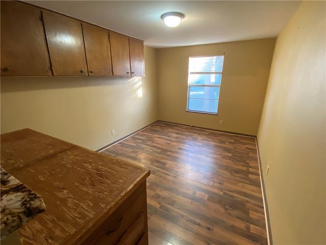 215 W Heard St, Refugio, TX 78377