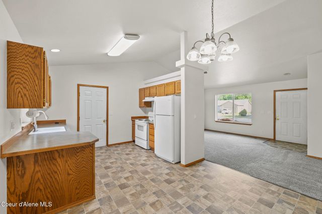 1120 E Glennberry CT, Coeur D'alene, ID 83815