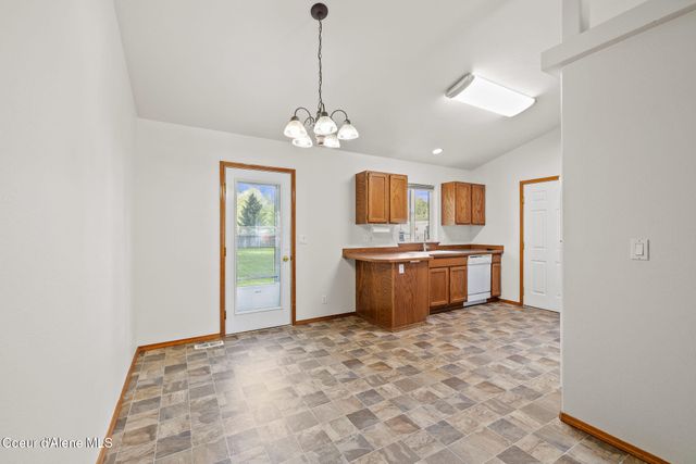 1120 E Glennberry CT, Coeur D'alene, ID 83815