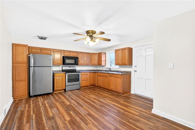 109 Delafayette Street, Perryopolis, PA 15473