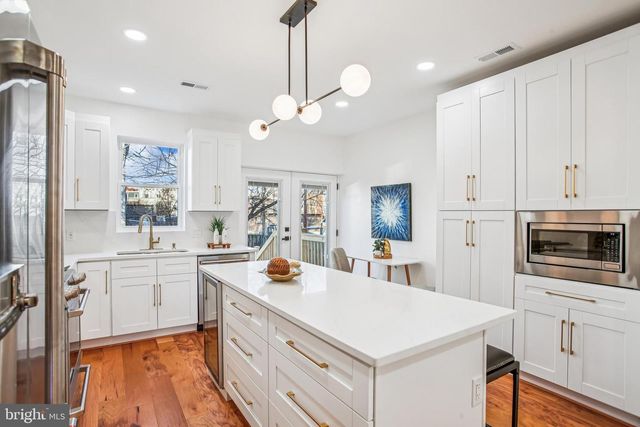 1704 INDEPENDENCE AVE SE, Washington, DC 20003