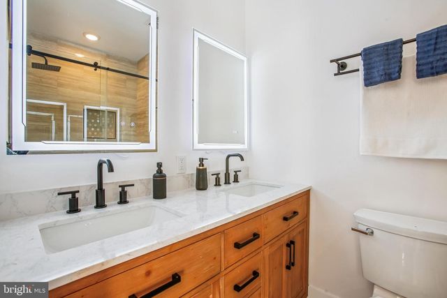 1704 INDEPENDENCE AVE SE, Washington, DC 20003