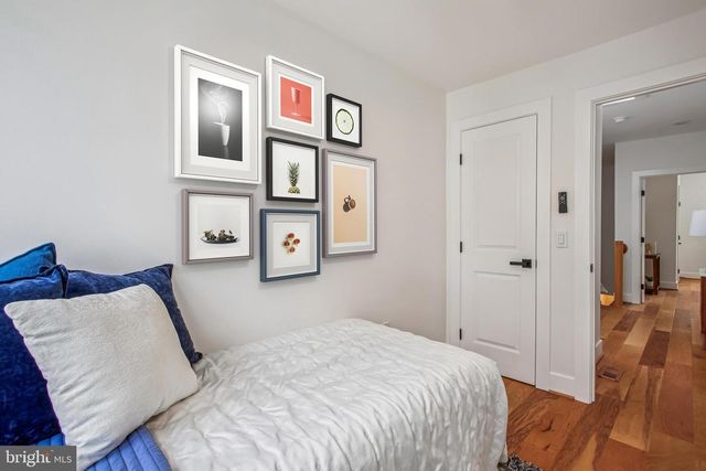 1704 INDEPENDENCE AVE SE, Washington, DC 20003