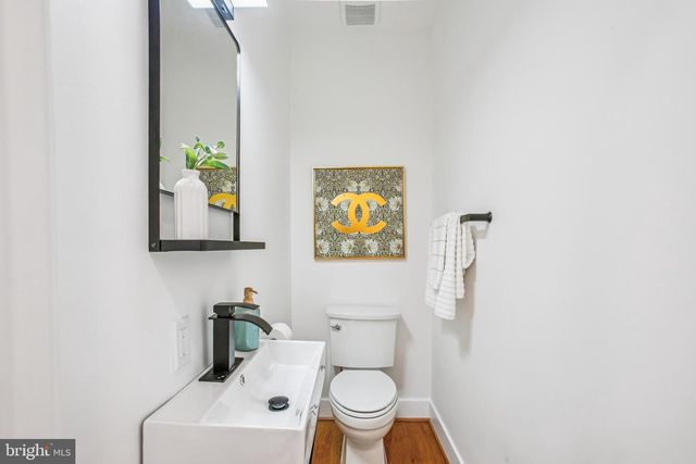 1704 INDEPENDENCE AVE SE, Washington, DC 20003