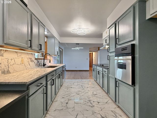 3104 E MCLOUGHLIN Blvd, Vancouver, WA 98661