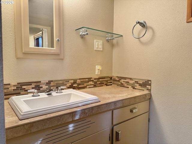 3104 E MCLOUGHLIN Blvd, Vancouver, WA 98661