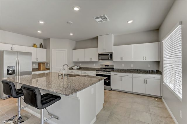 7489 Blue Lotus Avenue, Las Vegas, NV 89113