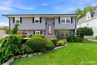 16 E Pleasant Avenue, Sewaren, NJ 07077