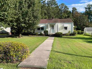 207 Elm Street, Clinton, SC 29325