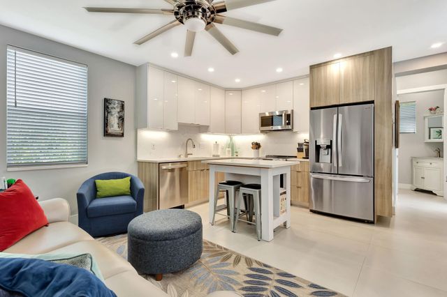 397 Sundial Cir 397, Margate, FL 33068