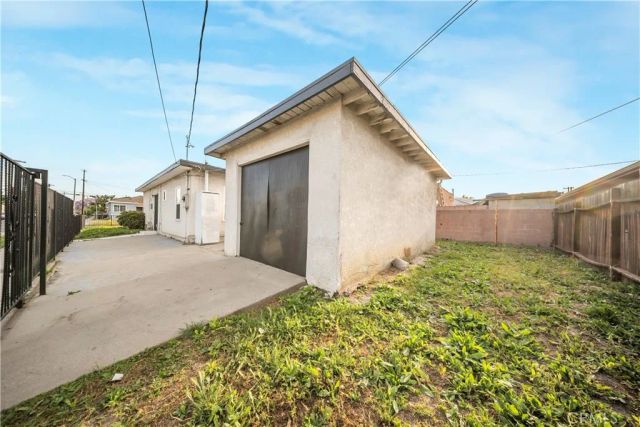 959 E 105th, Los Angeles, CA 90002