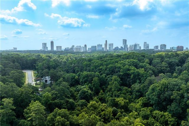 276 Lakemoore Drive NE C, Atlanta, GA 30342