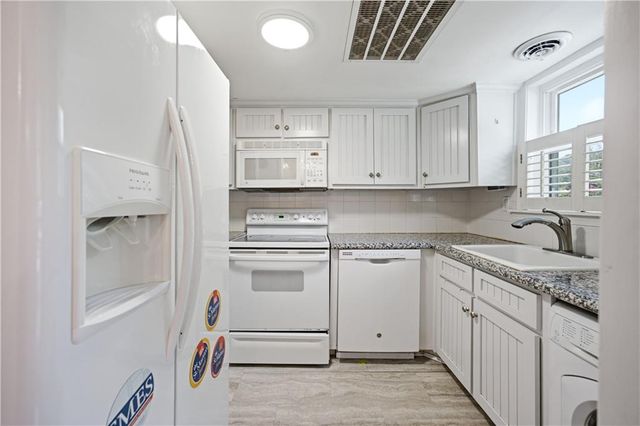 276 Lakemoore Drive NE C, Atlanta, GA 30342