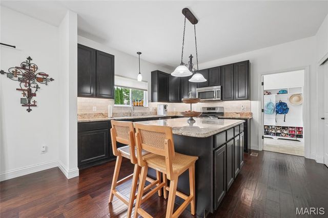 318 Hampton Ridge Drive, Wentzville, MO 63385