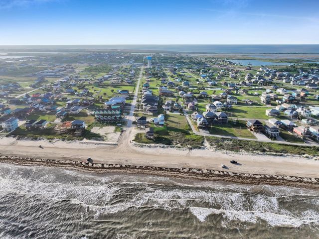 1890 Atlantis Lane, Crystal Beach, TX 77650
