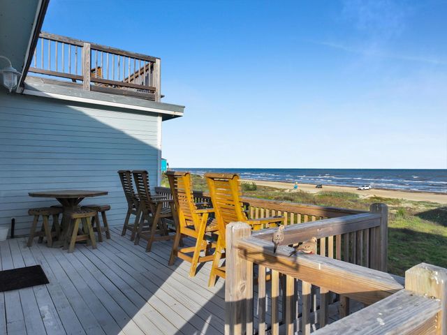1890 Atlantis Lane, Crystal Beach, TX 77650