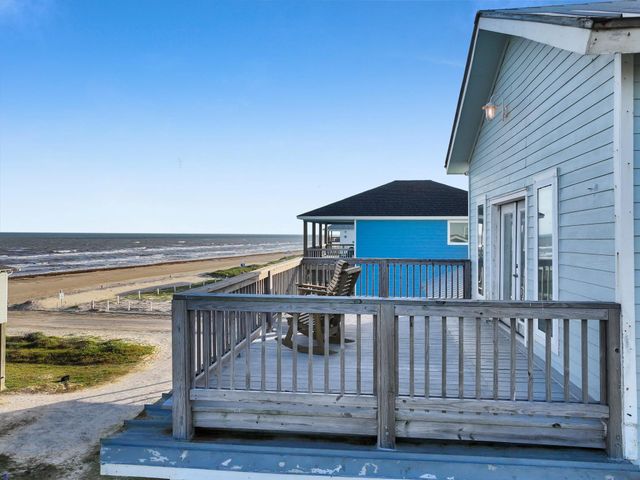 1890 Atlantis Lane, Crystal Beach, TX 77650