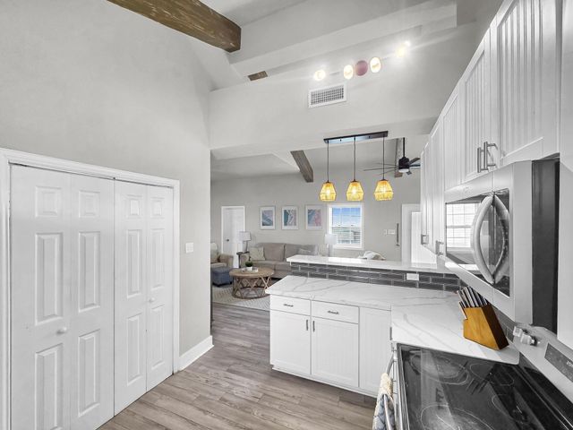 1890 Atlantis Lane, Crystal Beach, TX 77650