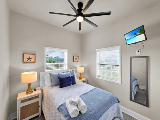 1890 Atlantis Lane, Crystal Beach, TX 77650