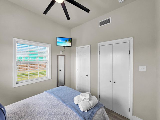 1890 Atlantis Lane, Crystal Beach, TX 77650