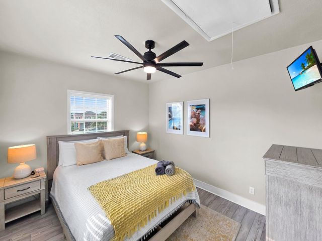 1890 Atlantis Lane, Crystal Beach, TX 77650