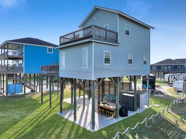 1890 Atlantis Lane, Crystal Beach, TX 77650