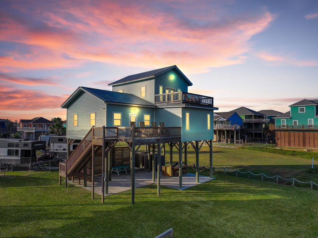 1890 Atlantis Lane, Crystal Beach, TX 77650