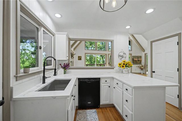 805 Whispering Falls Drive, Pickens, SC 29671