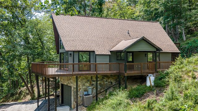 805 Whispering Falls Drive, Pickens, SC 29671