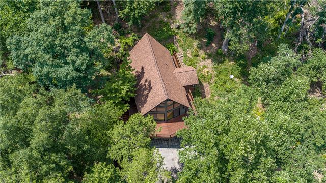 805 Whispering Falls Drive, Pickens, SC 29671